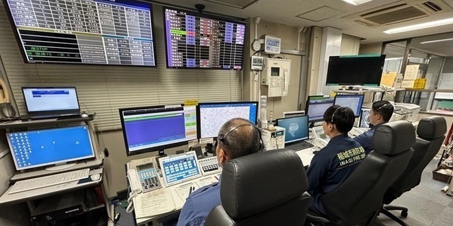 画像：通信指令室の様子