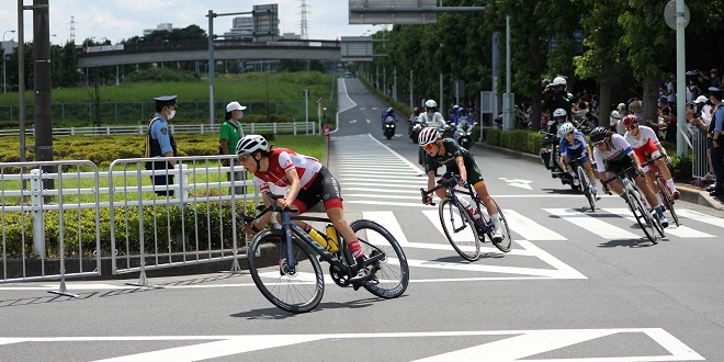 自転車ロードレースの写真