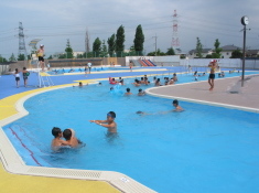 写真：市民プールの様子