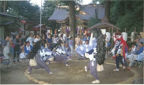 写真:穴澤天神社の獅子舞(市指定文化財)