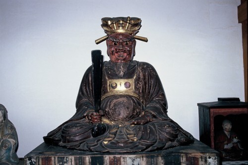 写真:常楽寺の閻魔王坐像