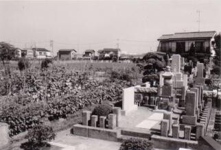 写真:押立共同墓地西側の孝子面