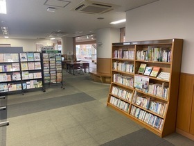 写真:情報資料コーナー