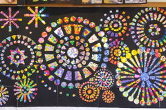 写真：花火のちぎり絵