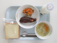 写真：6月27日の給食