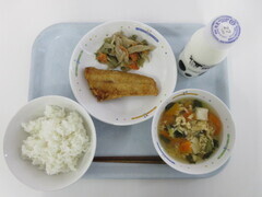 写真:11月24日の給食