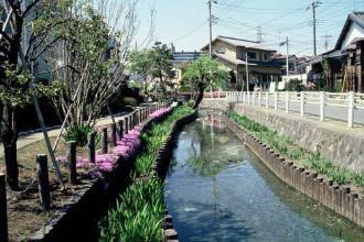 写真:江戸時代につくられた大丸用水