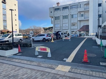 中央文化センター正面玄関前通路