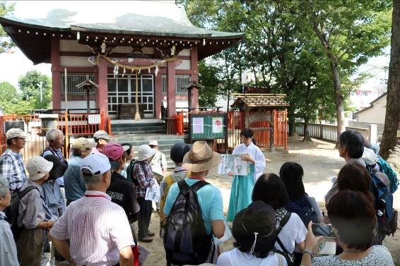 写真:青渭神社での様子