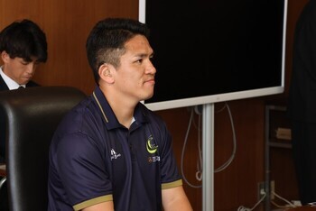 岸野选手 认证仪式的情况