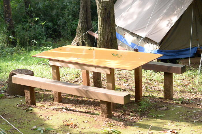 Photo of the table at the tent site