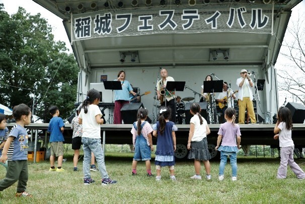 Stage Photos from the 42nd Event