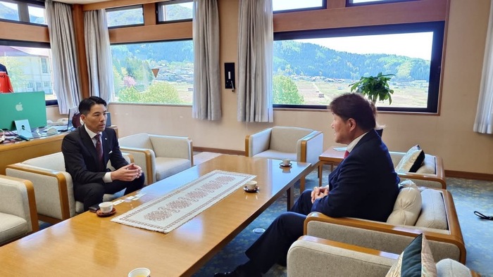 Image: Meeting with the new mayor Ueno