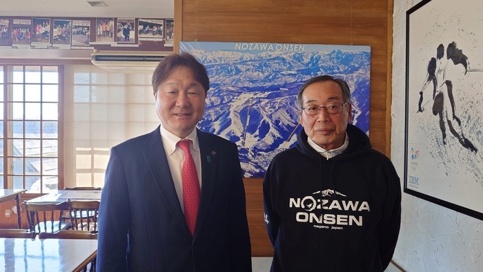 Image: Photo with Former Mayor Tomii