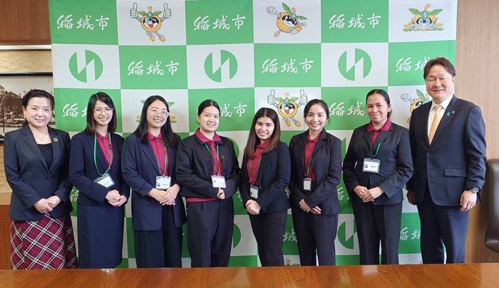 ALT members and Mayor of Inagi City