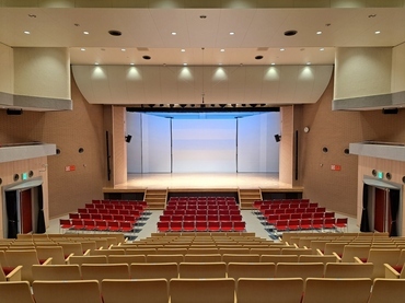 Central Community Center Hall: From Audience Seating to Stage