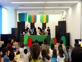 Escena de teatro de marionetas