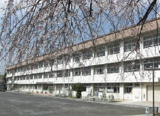 Foto: Vista exterior de la Escuela Primaria Inagi Cuarta