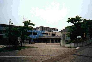 Foto: Escuela Primaria Nagamine Exterior