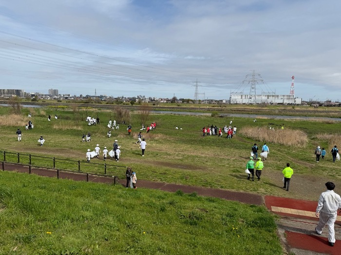 Foto: Limpieza en los alrededores del Parque Verde del Río Tama