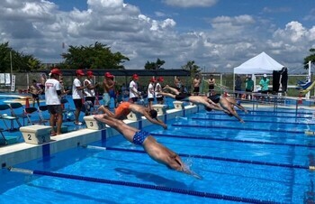 Escenas de torneos de natación pasados 2
