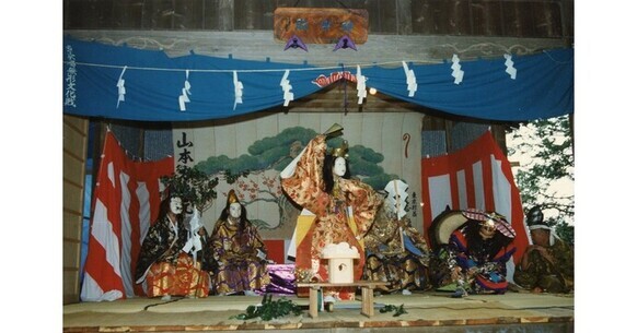 Kagura de Edo (enlace externo, se abrirá en una nueva ventana)