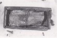 Foto: Escrituras colocadas en la caja de sutras