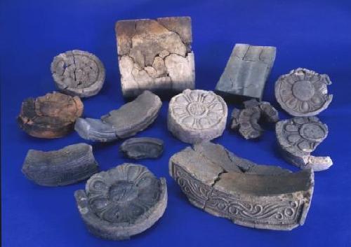 Foto: Tejas y ladrillos excavados del sitio del horno de瓦谷户