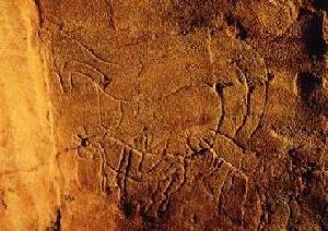 Foto: Gravura de cavalo desenhada dentro do local da fornalha