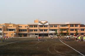 画像　平尾小学校の写真