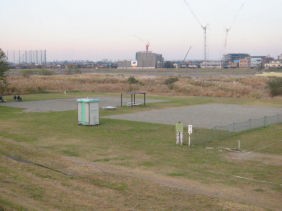 画像　多摩川緑地公園ゲートボール場の写真